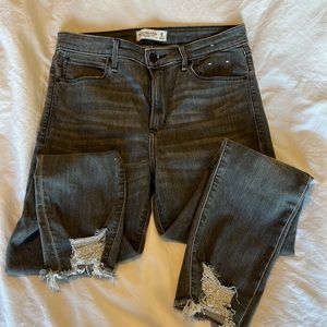 Abercrombie and Fitch The Super Skinny Ankle High Rise size 28